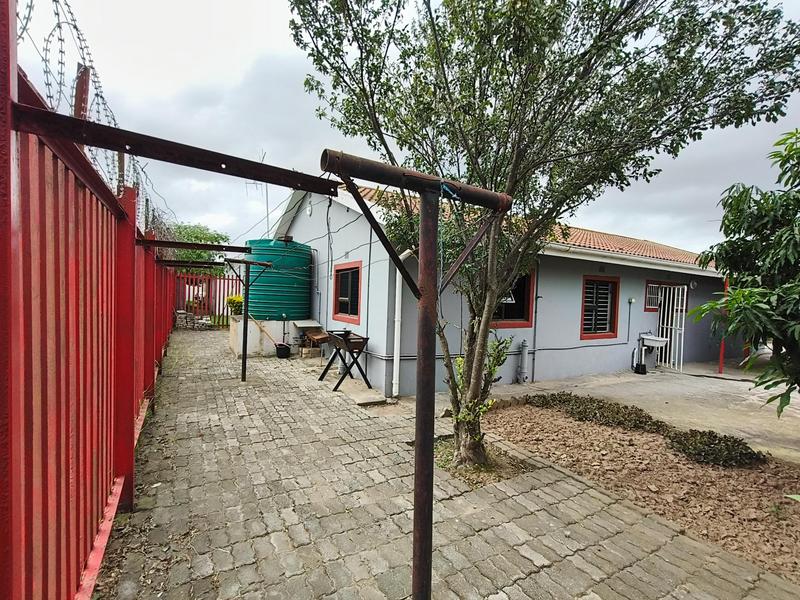 4 Bedroom Property for Sale in Mthata Eastern Cape